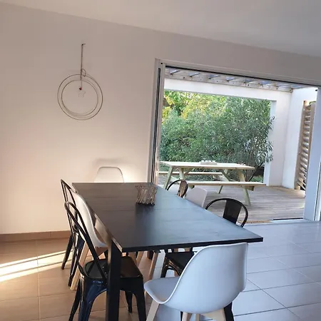 Villa De La 3 Chambres, à 2 Pas De L'océan *